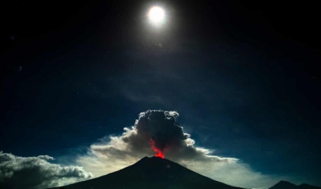 بركان لخمس دقائق يشلّ حركة الطيران في بالي 