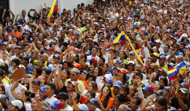 مفاوضات مباشرة بين الحكومة والمعارضة الفنزويلية لأول مرة