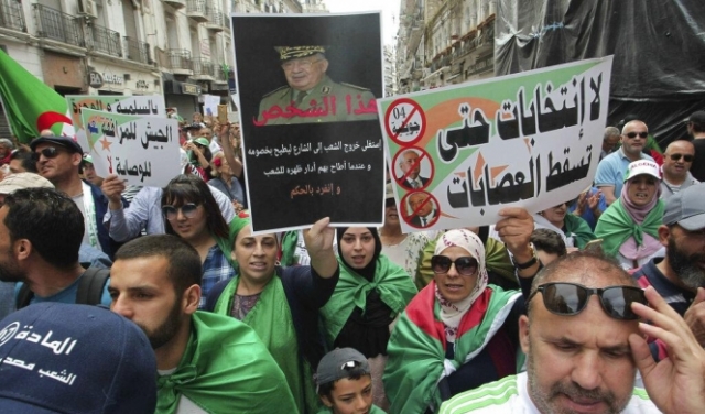 الجزائر: الانتخابات الرئاسية المرفوضة شعبيًا تسقط إجرائيًا 