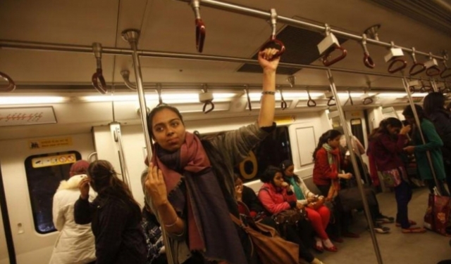 نيودلهي قد تسمح للنساء استخدام المواصلات العامة مجانا