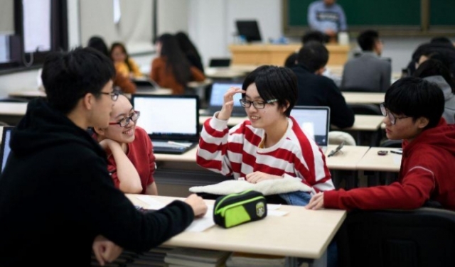 الصين تُحذر طلابها من الدراسة في الولايات المتحدة
