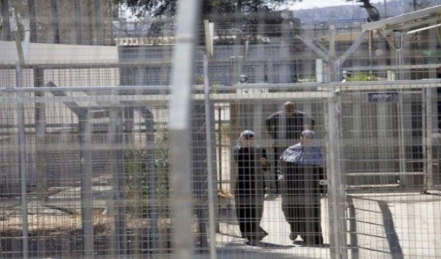 الأسيرات في سجن الدامون يهددن بالإضراب عن الطعام