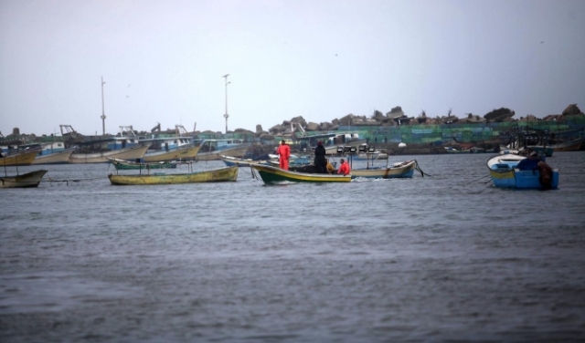مجددا: الاحتلال يقلص مساحة الصيد في بحر غزة
