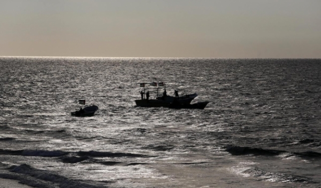 الاحتلال يُحكم حصاره البحري ويحظر الصيد في غزة