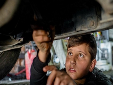 100 ألف طفل عامل في لبنان وسط أخطار الإرهاب والمخدرات