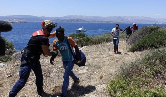  مصرع 8 مهاجرين غرقا وإنقاذ العشرات قبالة سواحل تركيا