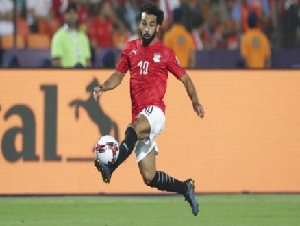 مدرب منتخب مصر يدافع عن محمد صلاح