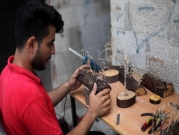 في غزّة.. الخشب والأسلاك طريقة لصنع الهدايا