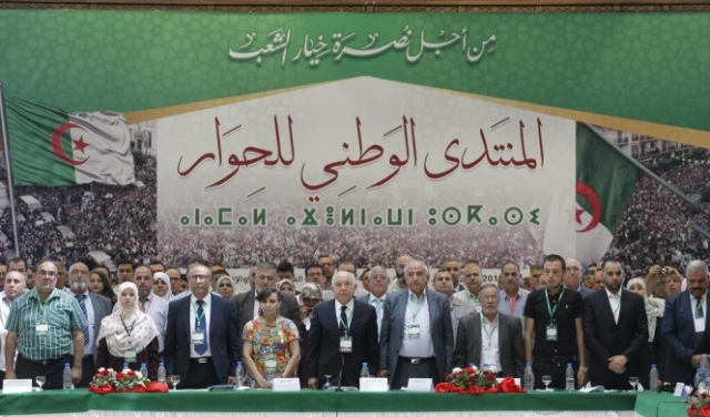 المعارضة الجزائرية تبدي استعدادها للمشاركة بمبادرة الحوار الرئاسية