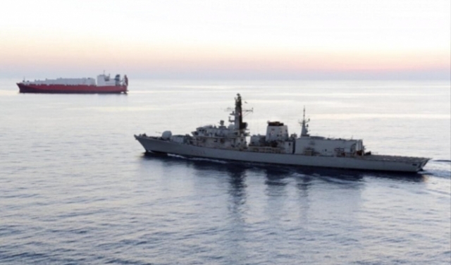 بريطانيا تدفع بسفينة حربية أخرى إلى الخليج العربي