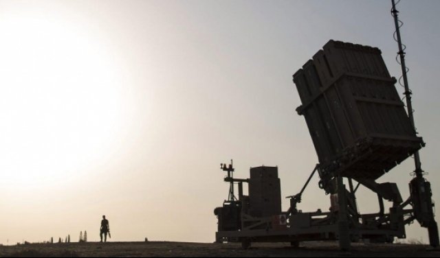 غزة: الجيش الإسرائيلي يعزز القبة الحديدية وتقديرات بعملية لحماس