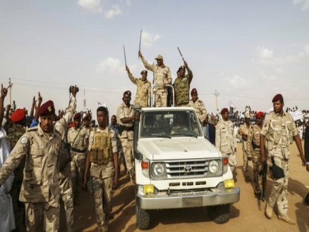 اعتقال ضباط كبار وقياديين إسلاميين بزعم تدبير انقلاب بالسودان