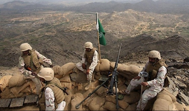  الحوثيون يقصفون قاعدة جوية وأنباء عن مقتل 8 جنود سعوديين  