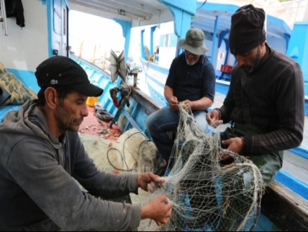 المتوسط مقبرة للمهاجرين وإنتاج أقل للصيادين