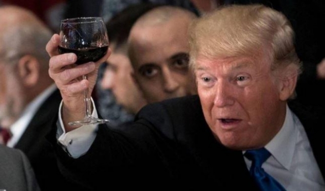 مسؤول فرنسي: تهديدات ترامب بفرض ضريبة على النبيذ 
