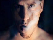 دراسة: دخان السجائر يثبت عدوى المكورات العنقودية