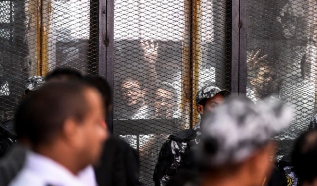 أمنستي: 130 معتقلا مصريا يخوضون إضرابا عن الطعام منذ 6 أسابيع