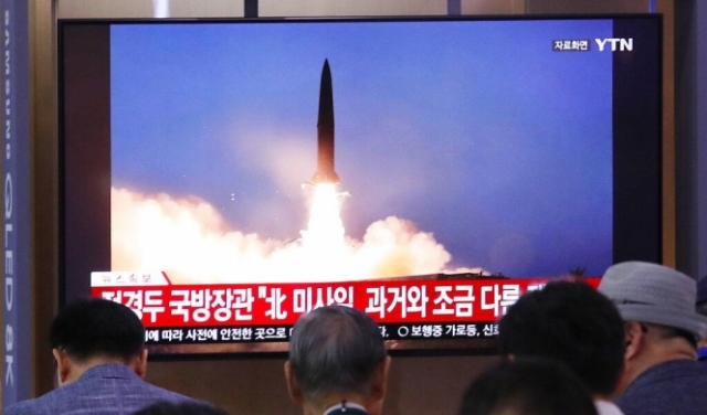 كوريا الشمالية أطلقت صاروخين بالستيين باتجاه بحر اليابان