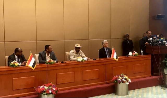 السودان: التوقيع بالأحرف الأولى على الوثيقة الدستورية