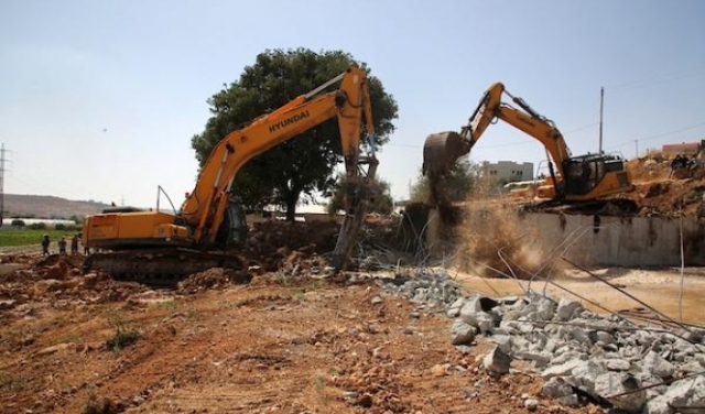الاحتلال يهدم منزلا فلسطينيا قيد الإنشاء جنوبي الضفة