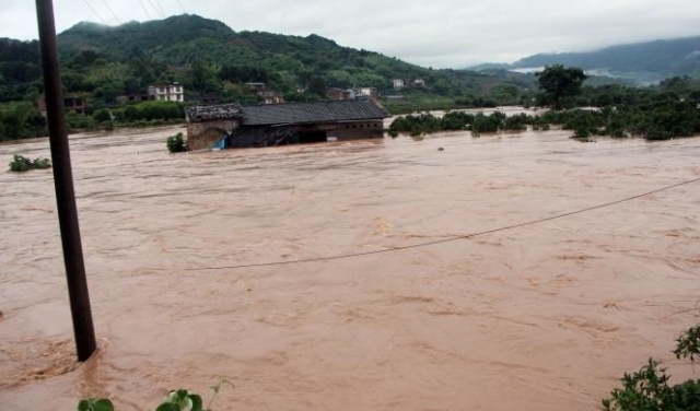 الصين: السيول تودي بحياة 12 شخصا