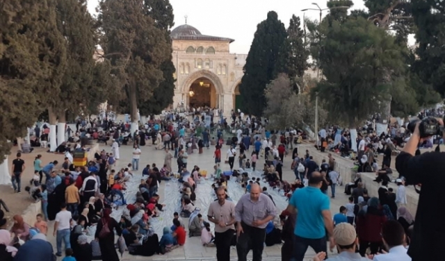 ردا على الاحتلال: صلاة العيد موحدة وجامعة بالمسجد الأقصى