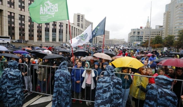 روسيا: آلاف المتظاهرين يحتشدون بموسكو دعما لانتخابات حرة