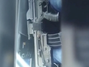 فيديو: نصراوي يطلق النار بشكل عشوائي من سلاح جندي