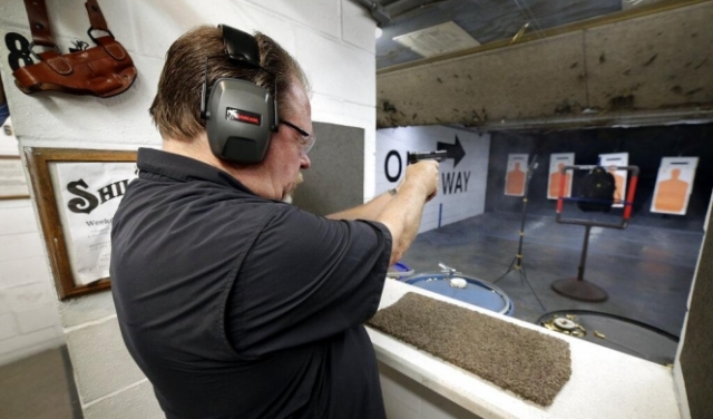 استطلاع: 90% من الأميركيين يؤيدون تشديد قوانين حيازة الأسلحة