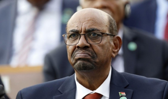السودان: إرجاء الإعلان عن المجلس السيادي مع بدء محاكمة البشير