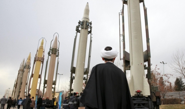 أميركا تحذر من رفع حظر الأسلحة المفروض على إيران