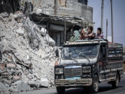 نزوح عشرات آلاف المدنيين والنظام يواصل قصف إدلب