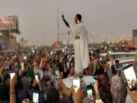 السودانيّات: كفاح لأجل مرحلة انتقالية تنصف مشاركتهنّ في الحراك