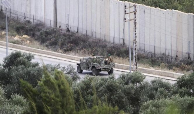 الجيش الإسرائيلي يفرض قيودا على حركة المركبات على الحدود اللبنانية