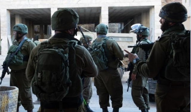   الاحتلال يعتقل 20 فلسطينيا بالضفة 