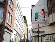 أبطال الرسوم المتحركة تزين مباني بروكسل