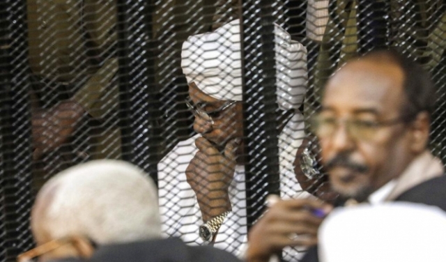 السودان: المحكمة تتهم البشير بالثراء الحرام المشبوه