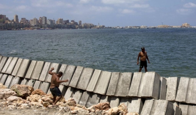 مصر: ارتفاع مستوى البحر يُهدد الإسكندرية