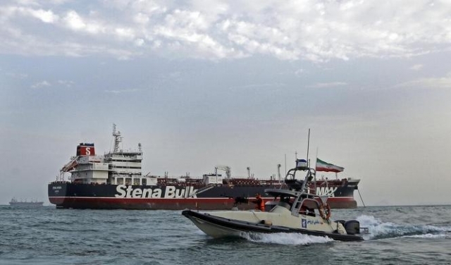 إيران تنوي الإفراج عن 7 من طاقم ناقلة النفط السويدية