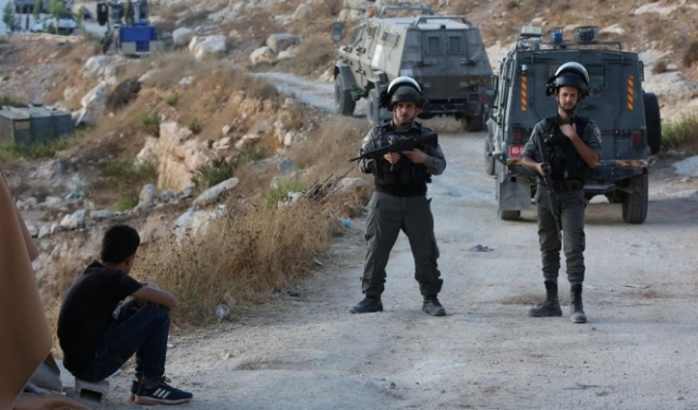 اعتقالات بالضفة واعتداءات للمستوطنين  في قرى نابلس