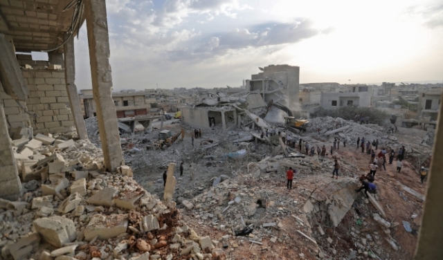 النظام السوري يغير على إدلب رغم وقف إطلاق النار