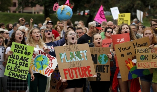 من الشارع إلى الأمم المتحدة: قمة لنشطاء تغيير المناخ 