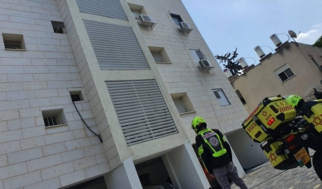 مصرع عامل سقط عن ارتفاع في حيفا