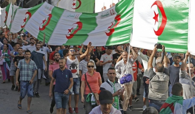 حراك الطلاب الجزائريين متواصل رفضا للانتخابات