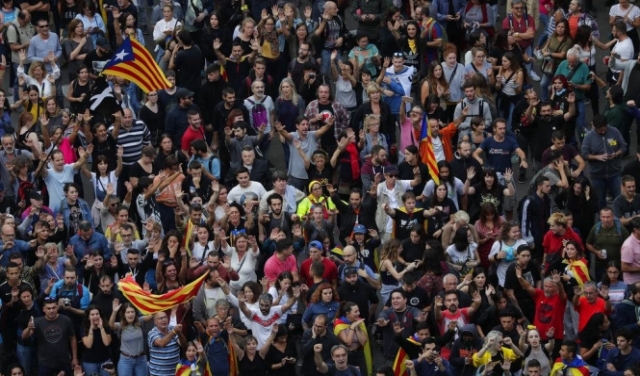 حكومة كتالونيا تطالب إسبانيا بمفاوضات 