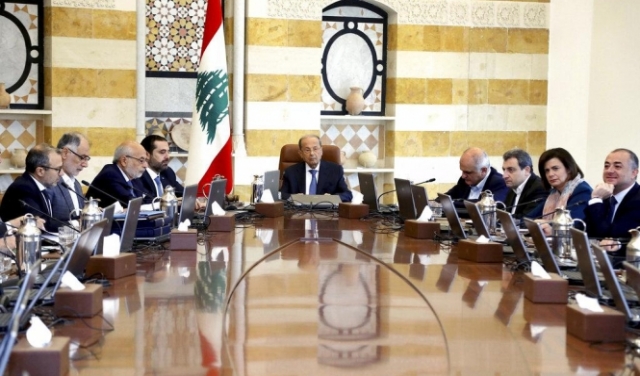 لبنان ينتفض: 10 مطالب والحكومة تقرّ 