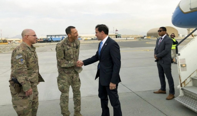 وزير الدفاع الأميركي يستبعد انسحابا من أفغانستان مثل سورية