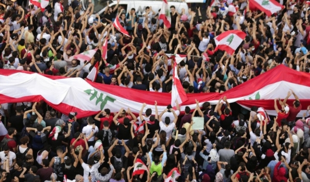 تواصل الاحتجاجات  في لبنان وإصرار على إسقاط النظام