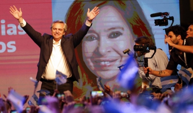 فوز اليساري فرنانديز برئاسة الأرجنتين