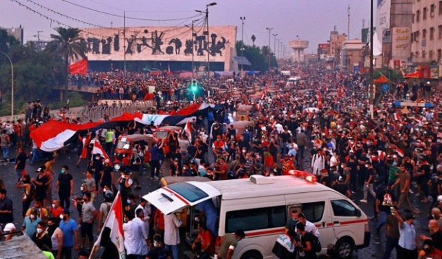 آلاف العراقيين يكسرون حظر التجول